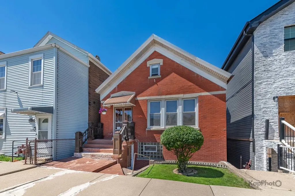 2910 South Quinn Street Chicago IL 60608