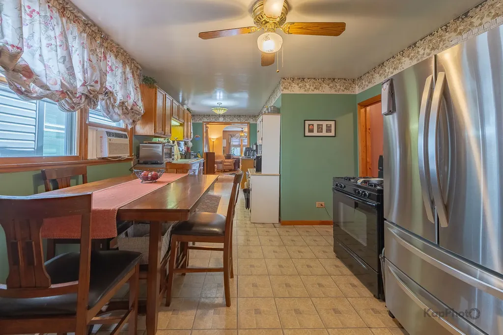 2910 South Quinn Street Chicago IL 60608