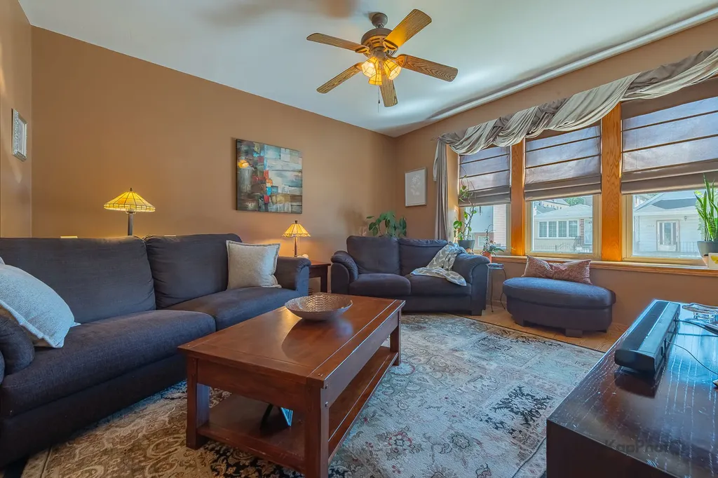 2910 South Quinn Street Chicago IL 60608