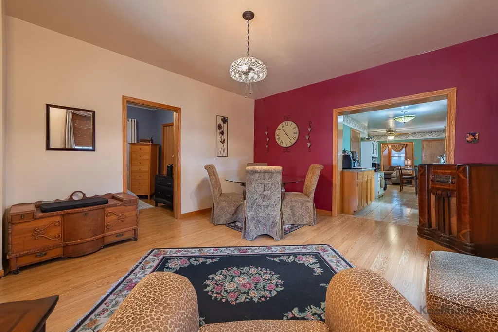 2910 South Quinn Street Chicago IL 60608