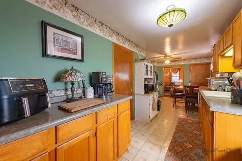 2910 South Quinn Street Chicago IL 60608