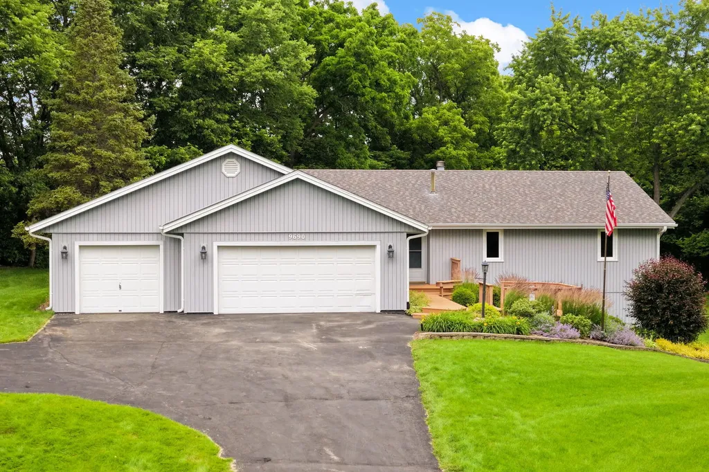 9690 Merino Run Roscoe IL 61073