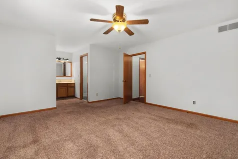 9690 Merino Run Roscoe IL 61073