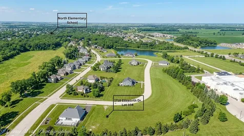 1718 Ellsworth Drive Sycamore IL 60178