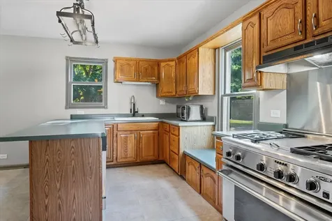 2016 Grove Lane Cary IL 60013