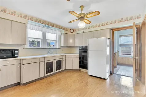 8101 White Avenue Lyons IL 60534