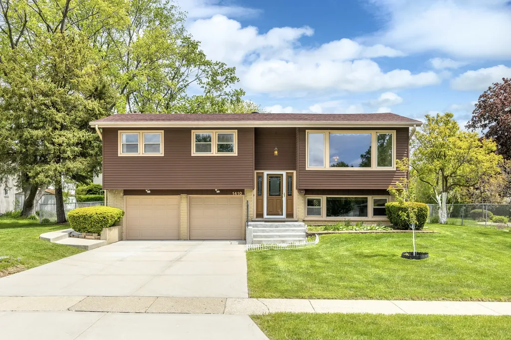 1410 West Jo Ann Lane Addison IL 60101
