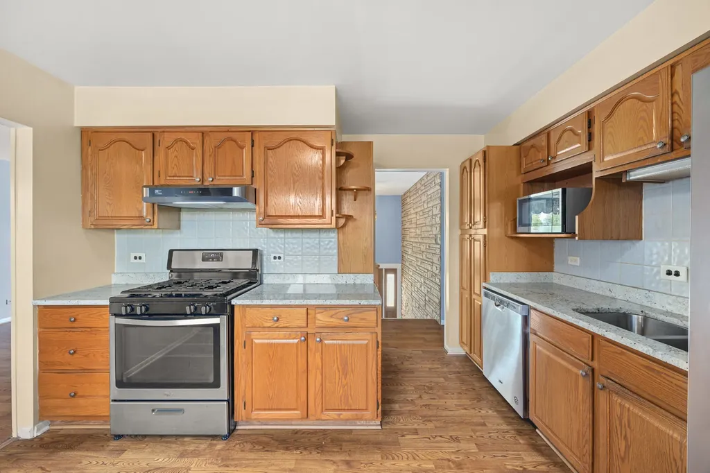 1410 West Jo Ann Lane Addison IL 60101