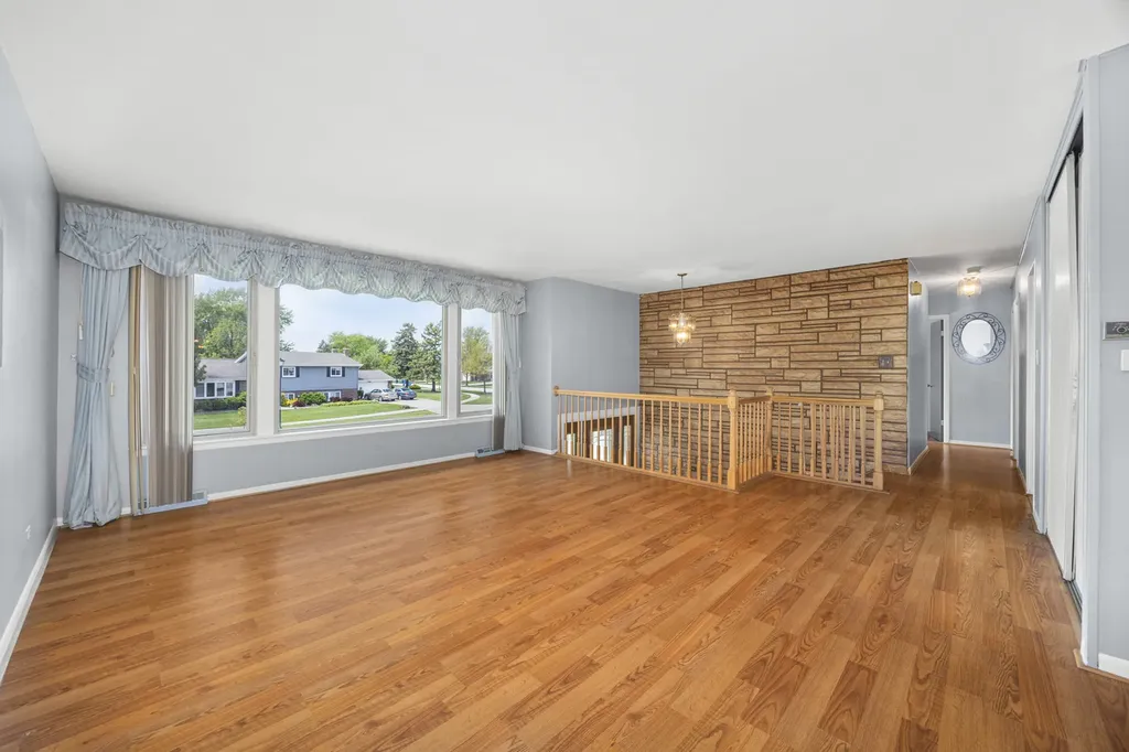 1410 West Jo Ann Lane Addison IL 60101