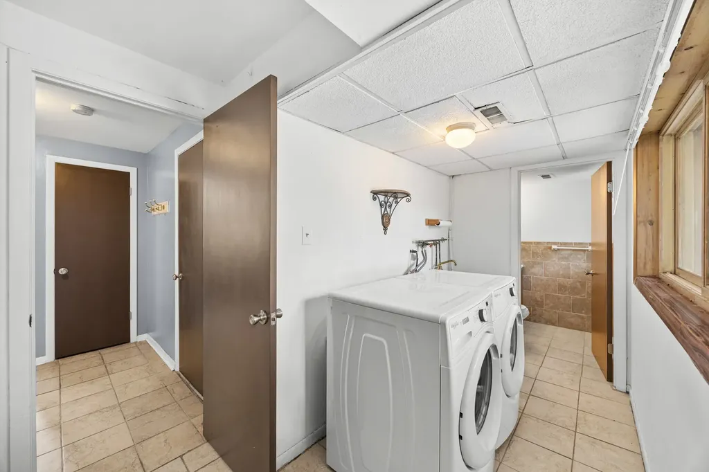 1410 West Jo Ann Lane Addison IL 60101