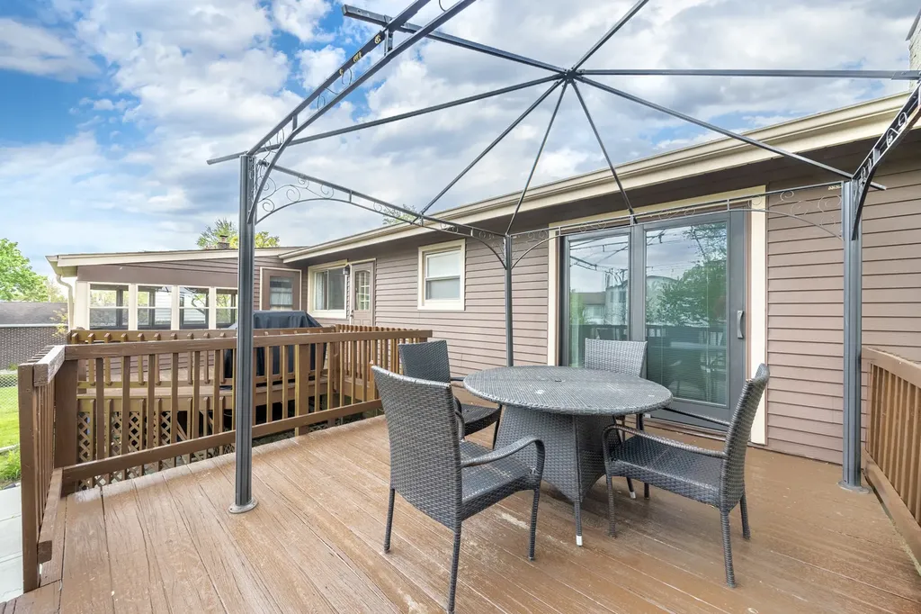 1410 West Jo Ann Lane Addison IL 60101