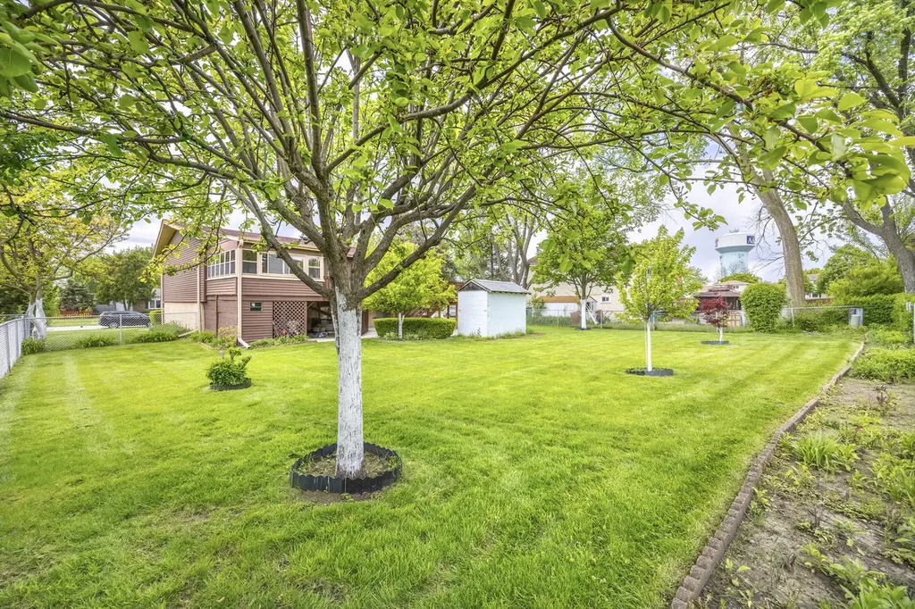 1410 West Jo Ann Lane Addison IL 60101
