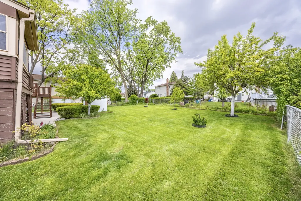 1410 West Jo Ann Lane Addison IL 60101