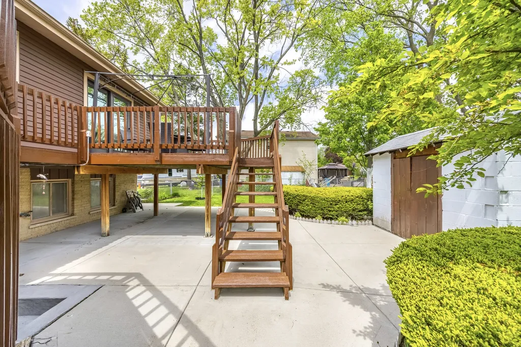 1410 West Jo Ann Lane Addison IL 60101