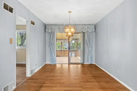 1410 West Jo Ann Lane Addison IL 60101
