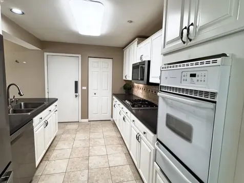 1619 Camberley Court Bartlett IL 60103