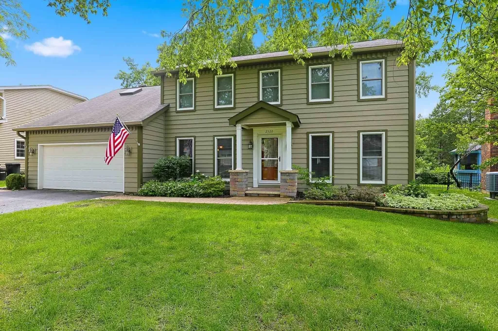 2528 Sun Valley Road Lisle IL 60532