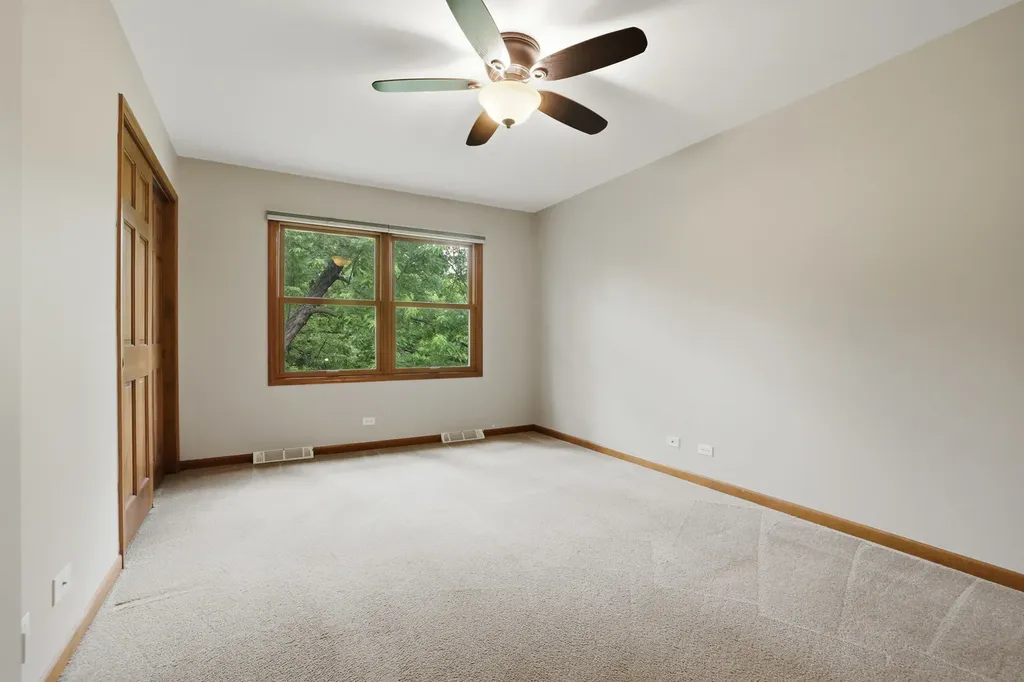 2528 Sun Valley Road Lisle IL 60532
