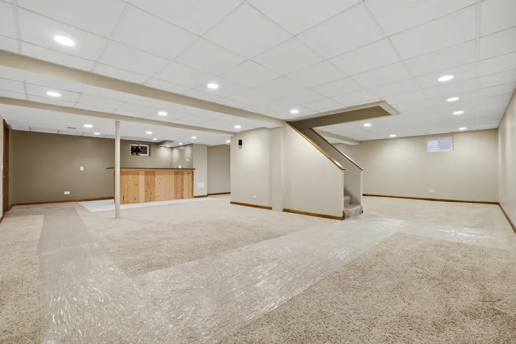 2528 Sun Valley Road Lisle IL 60532