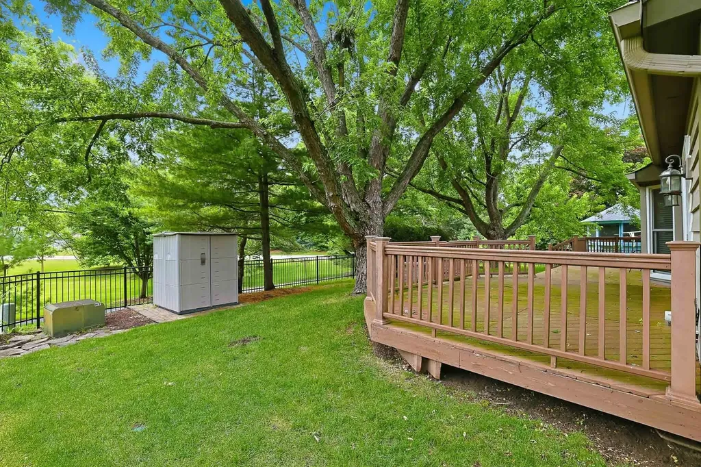 2528 Sun Valley Road Lisle IL 60532
