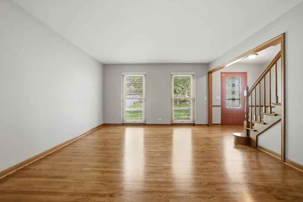 2528 Sun Valley Road Lisle IL 60532