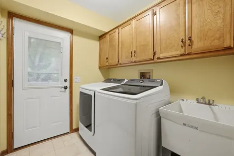 2528 Sun Valley Road Lisle IL 60532