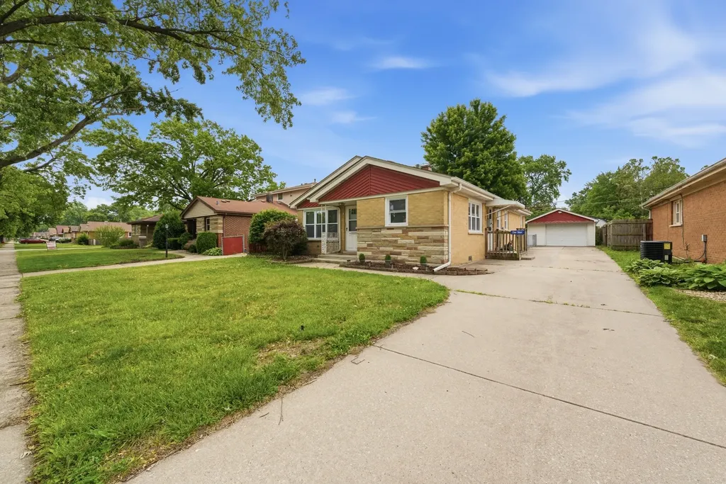 3861 153RD Place Midlothian IL 60445