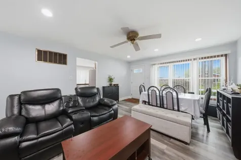 3861 153RD Place Midlothian IL 60445