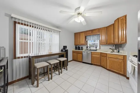 3861 153RD Place Midlothian IL 60445