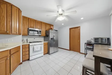 3861 153RD Place Midlothian IL 60445