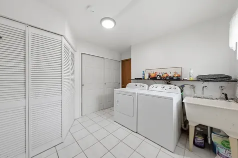 3861 153RD Place Midlothian IL 60445