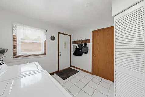 3861 153RD Place Midlothian IL 60445
