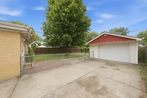 3861 153RD Place Midlothian IL 60445