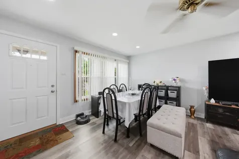 3861 153RD Place Midlothian IL 60445