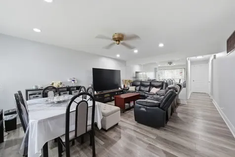 3861 153RD Place Midlothian IL 60445