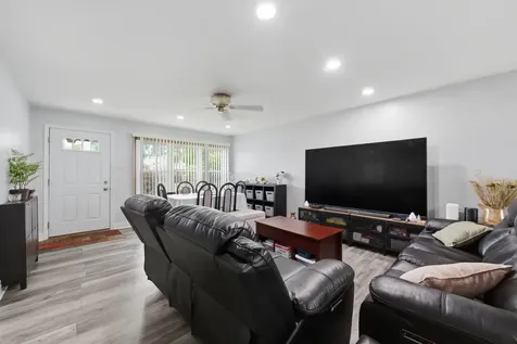 3861 153RD Place Midlothian IL 60445