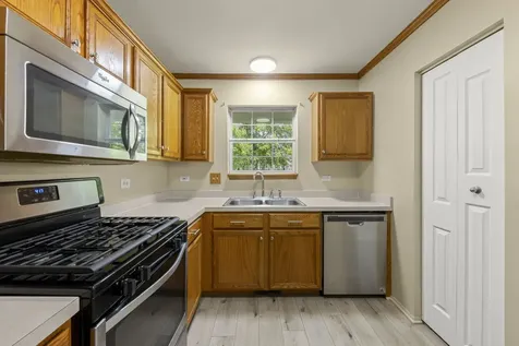 66 Wingate Drive Oswego IL 60543
