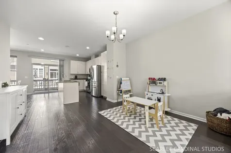 840 Center Street Des Plaines IL 60016