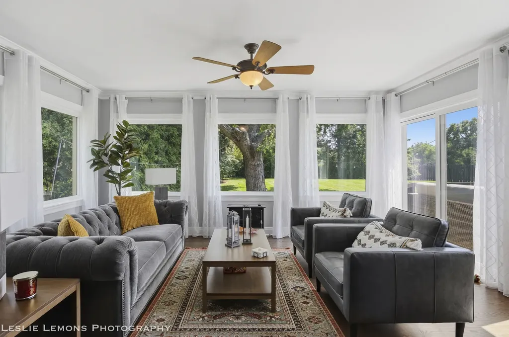 386 Hoyer Court Naperville IL 60565
