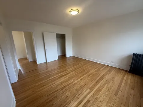 7353 North Damen Avenue Chicago IL 60645
