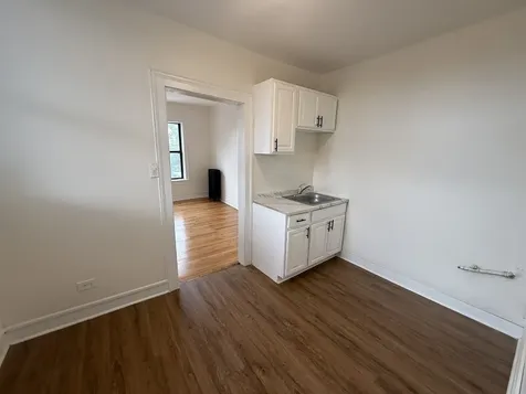 7353 North Damen Avenue Chicago IL 60645