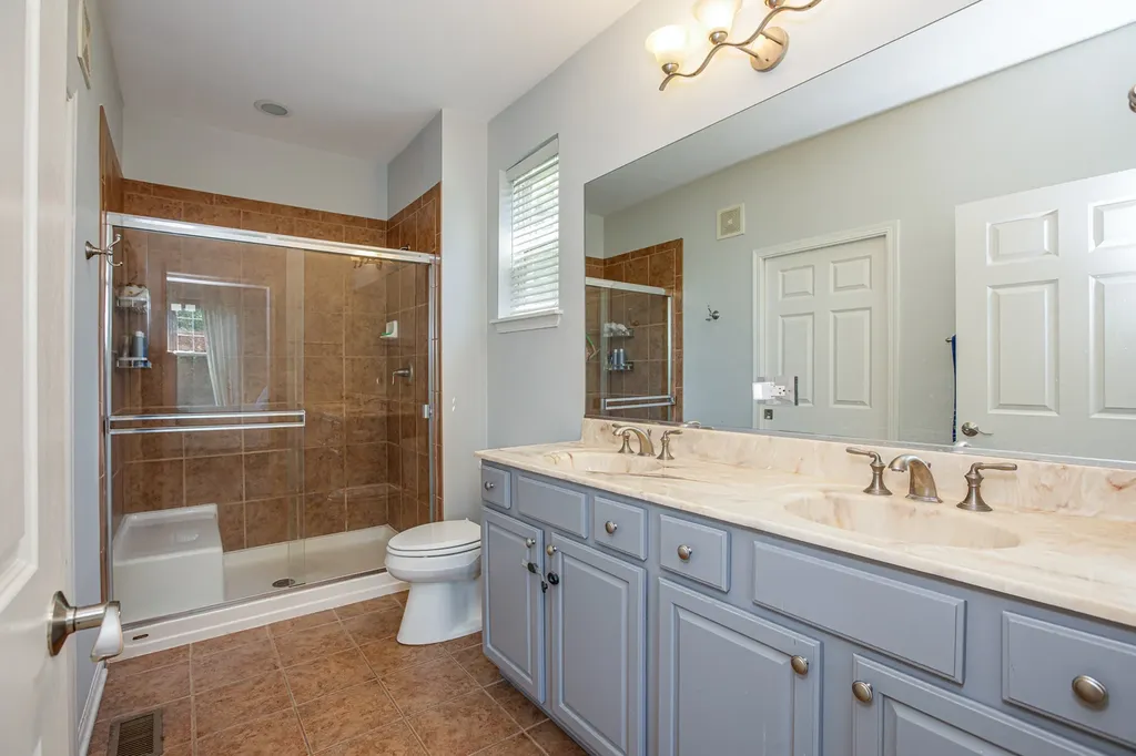 1861 Foxridge Court Aurora IL 60502