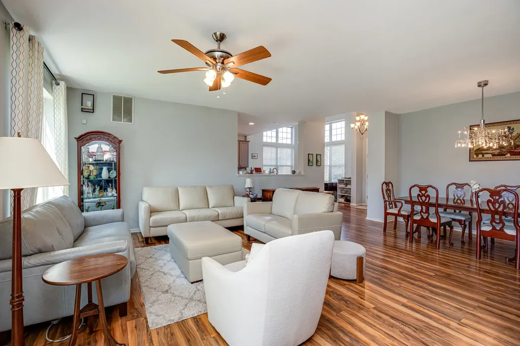 1861 Foxridge Court Aurora IL 60502