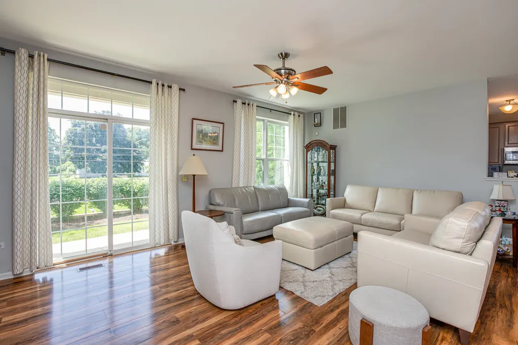 1861 Foxridge Court Aurora IL 60502