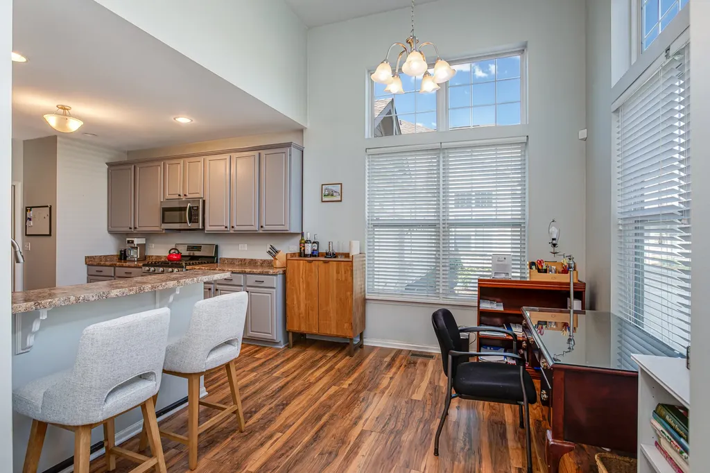 1861 Foxridge Court Aurora IL 60502