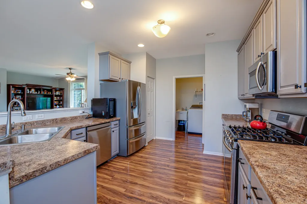 1861 Foxridge Court Aurora IL 60502