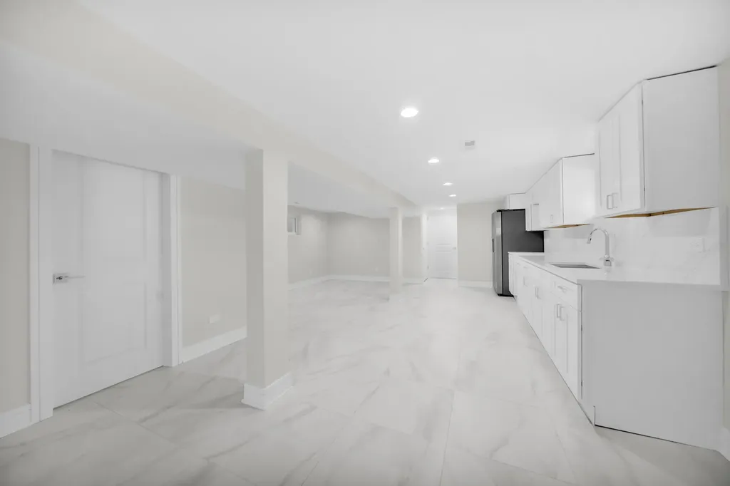 4331 South Campbell Avenue Chicago IL 60632