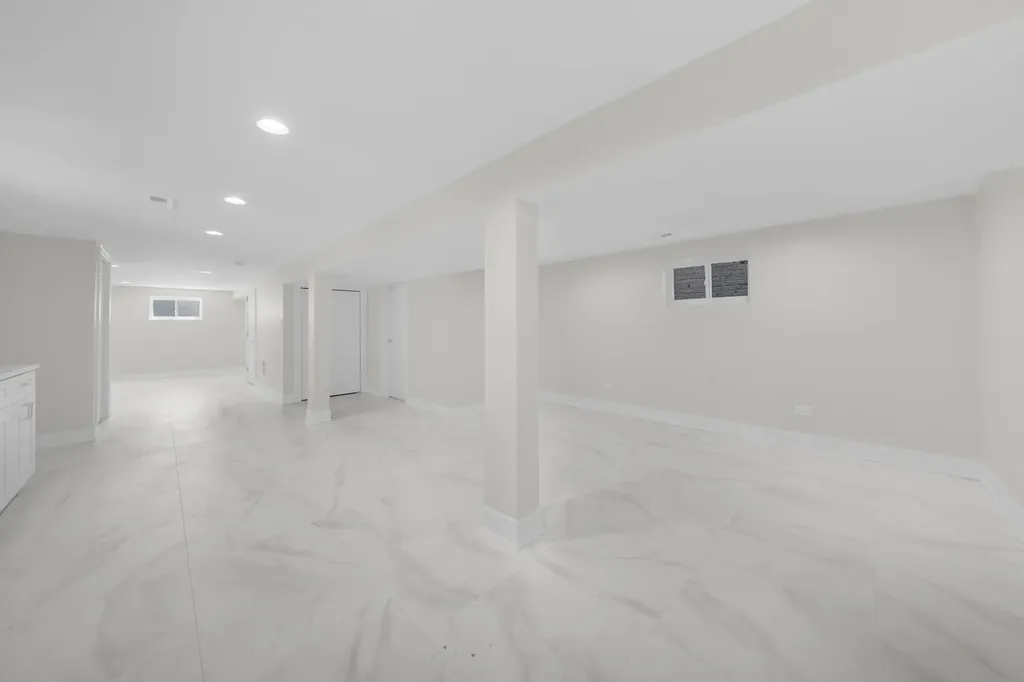 4331 South Campbell Avenue Chicago IL 60632