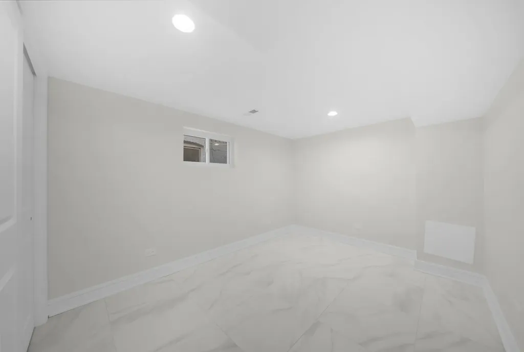 4331 South Campbell Avenue Chicago IL 60632