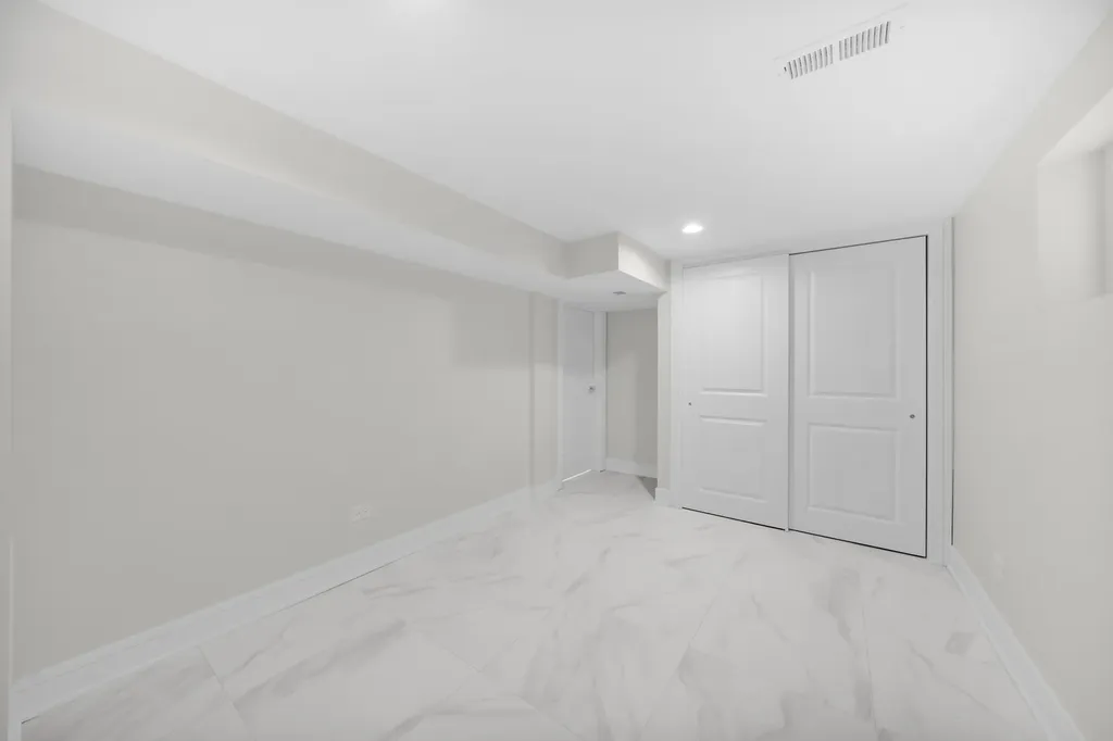 4331 South Campbell Avenue Chicago IL 60632